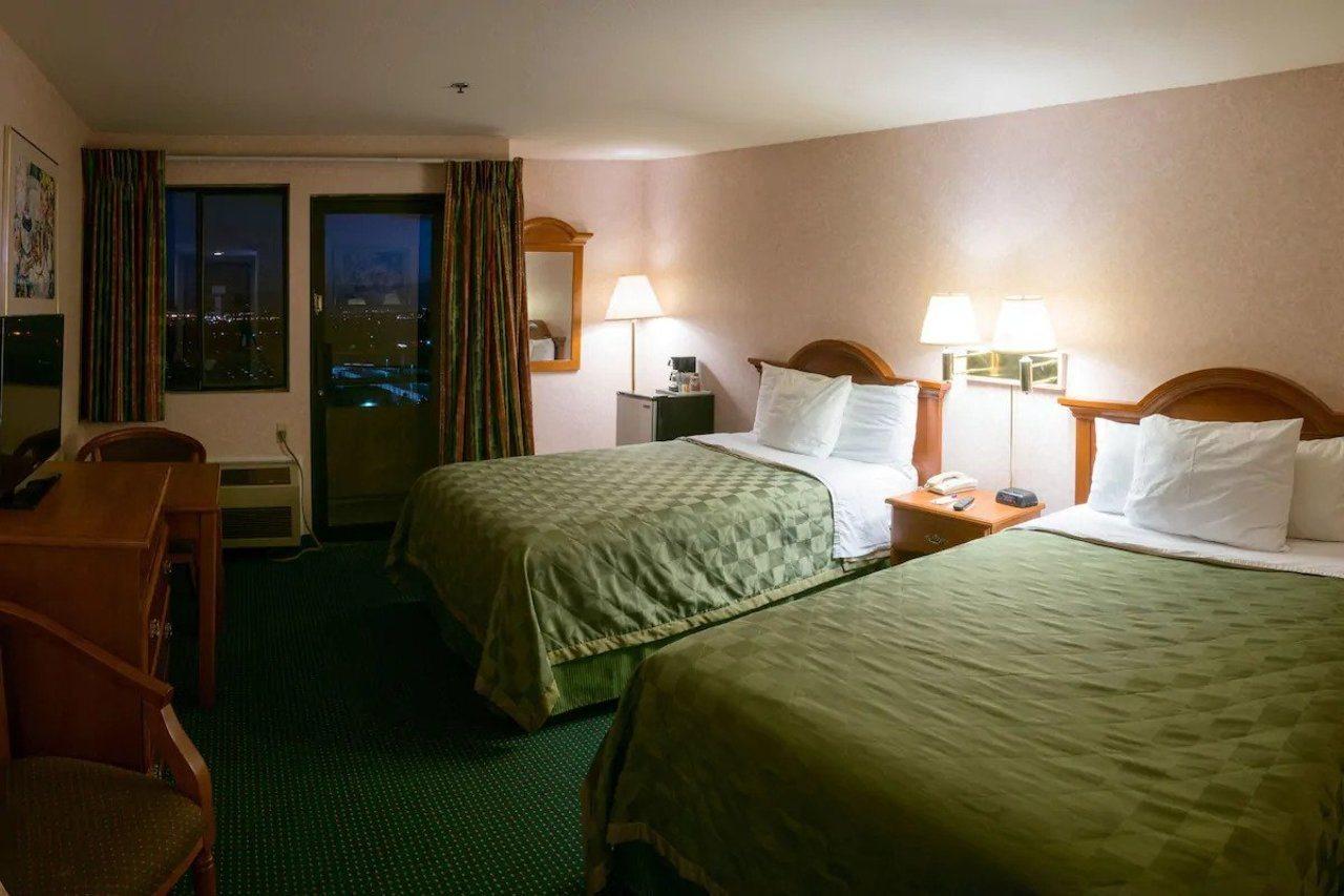 San Bernandino Inn & Suites San Bernardino Dış mekan fotoğraf