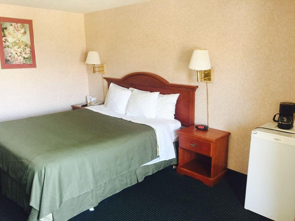 San Bernandino Inn & Suites San Bernardino Dış mekan fotoğraf
