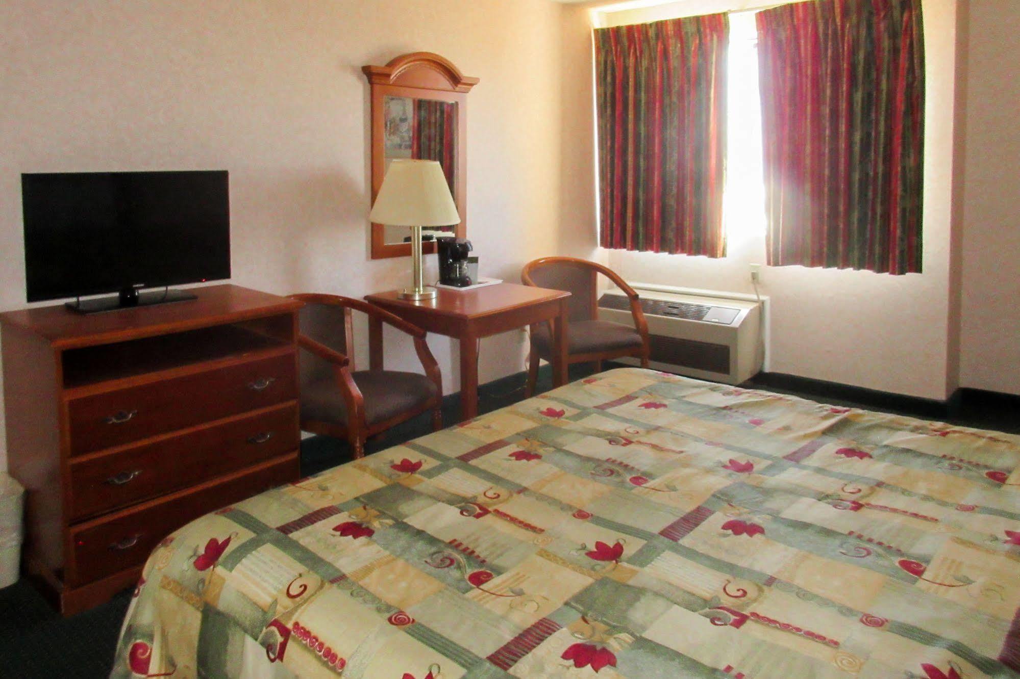 San Bernandino Inn & Suites San Bernardino Dış mekan fotoğraf
