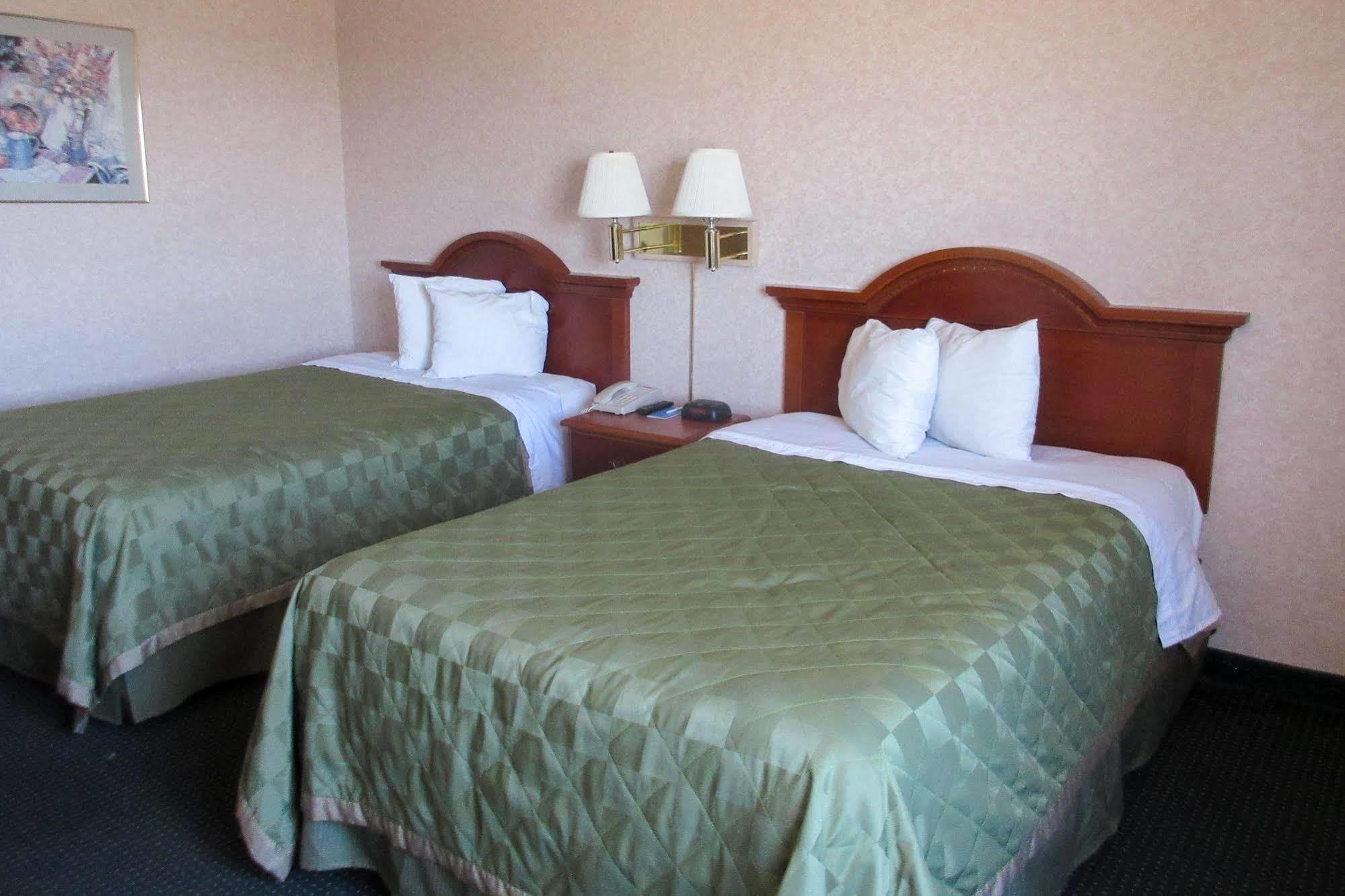 San Bernandino Inn & Suites San Bernardino Dış mekan fotoğraf
