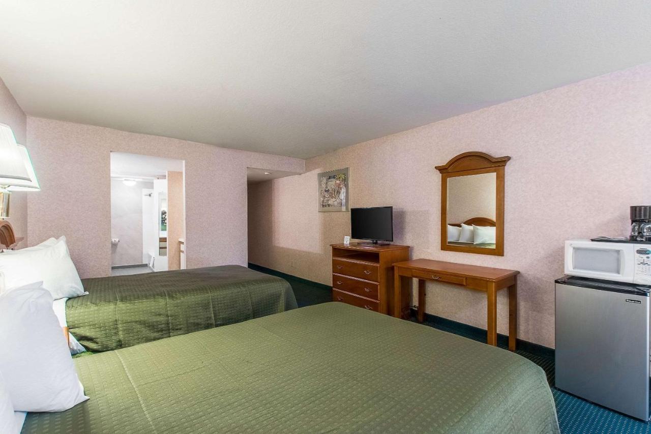 San Bernandino Inn & Suites San Bernardino Dış mekan fotoğraf