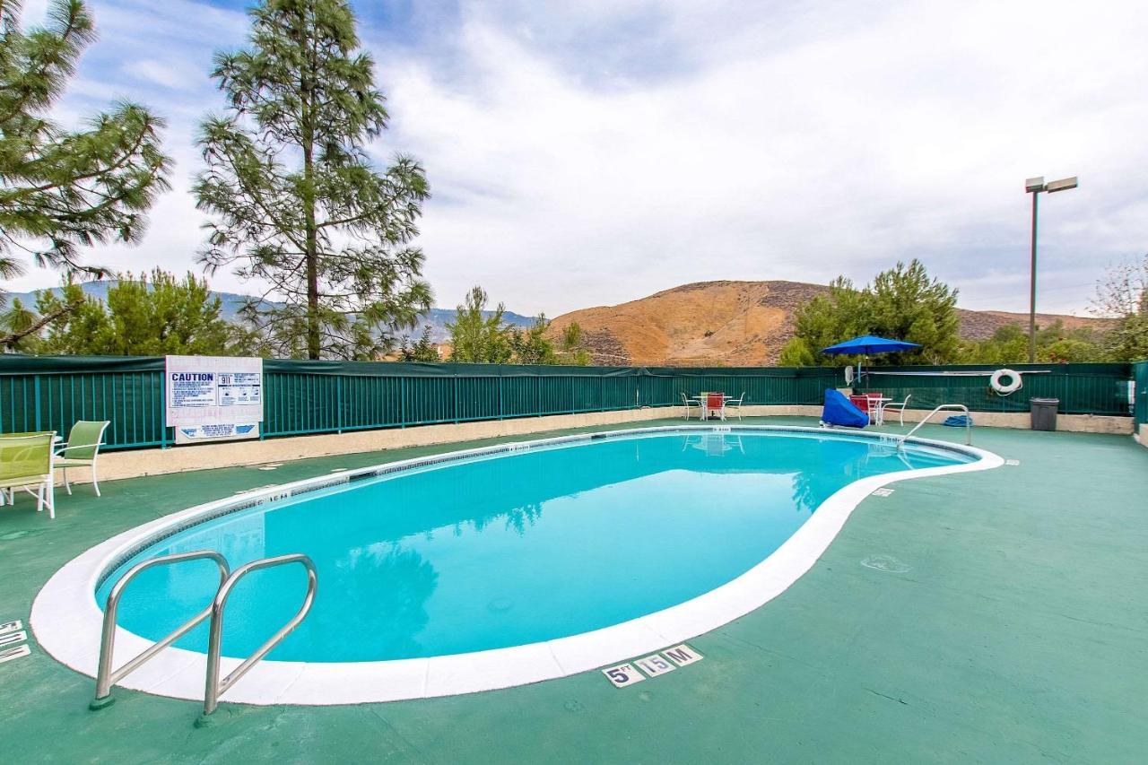 San Bernandino Inn & Suites San Bernardino Dış mekan fotoğraf
