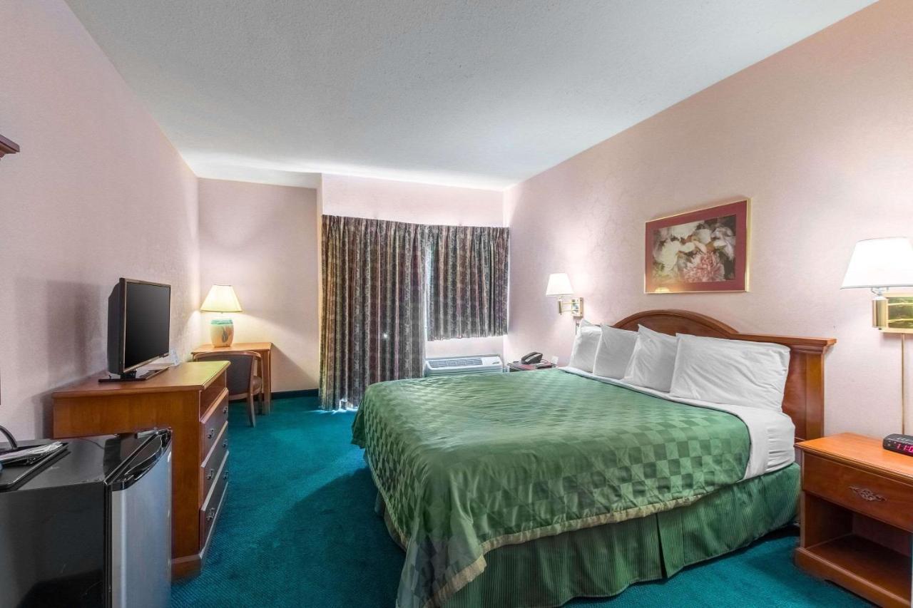 San Bernandino Inn & Suites San Bernardino Dış mekan fotoğraf